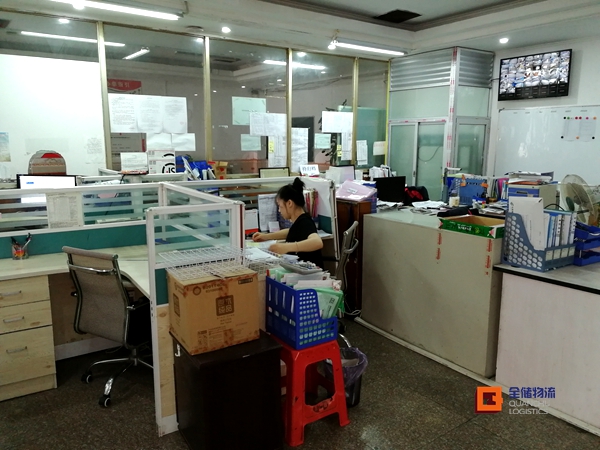 走进人生就是博电商仓库运输部