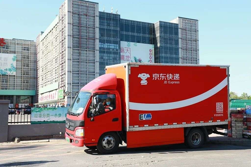 电商物流，沉本钱模式成主题竞争力