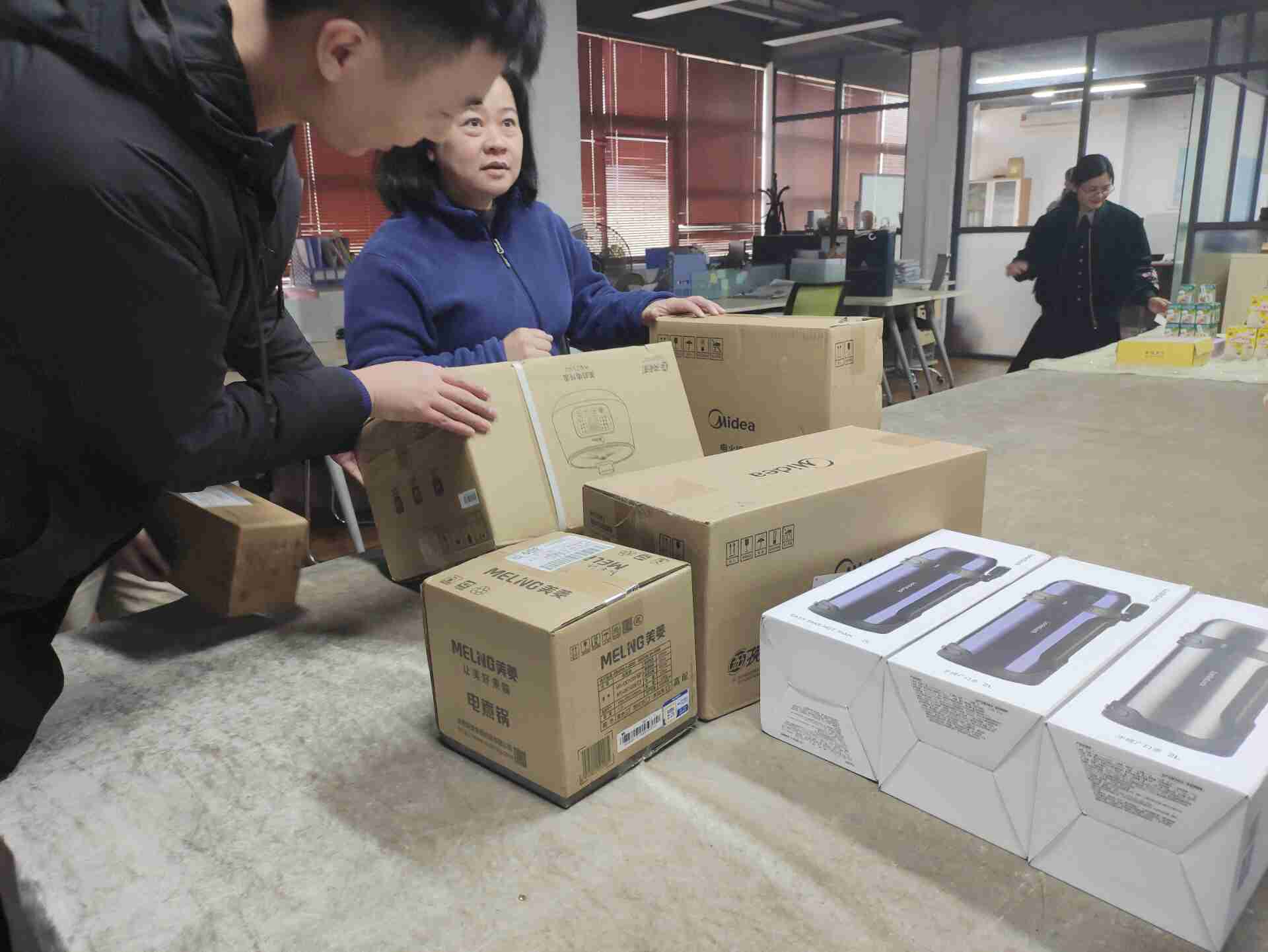 佛山仓储生日会图片